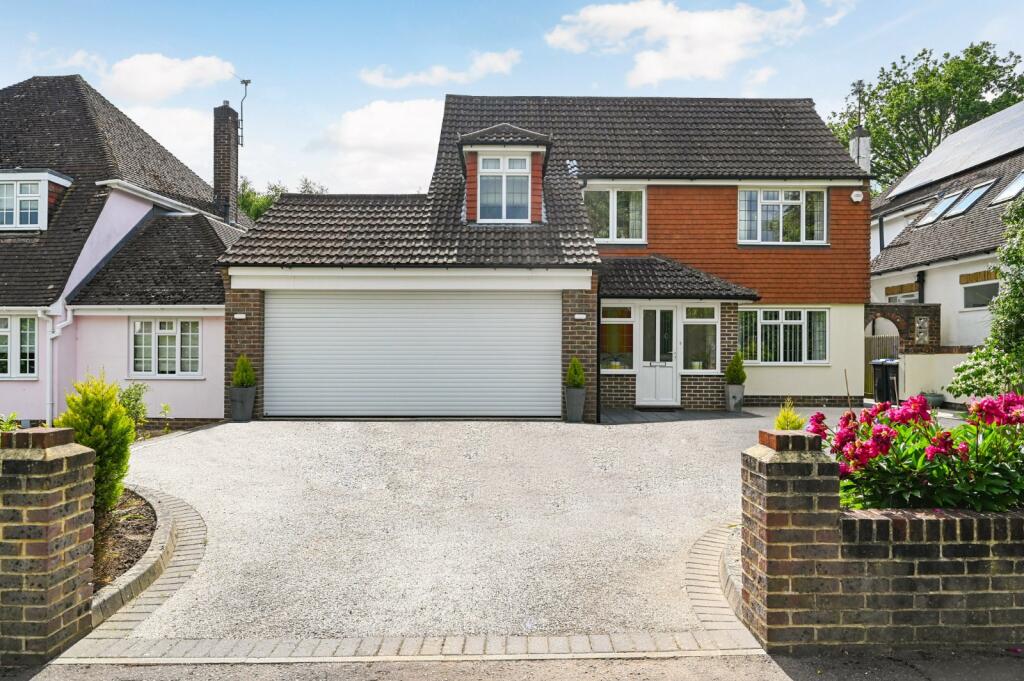 3 bedroom detached house for sale in Dukes Road, Lindfield, Haywards
