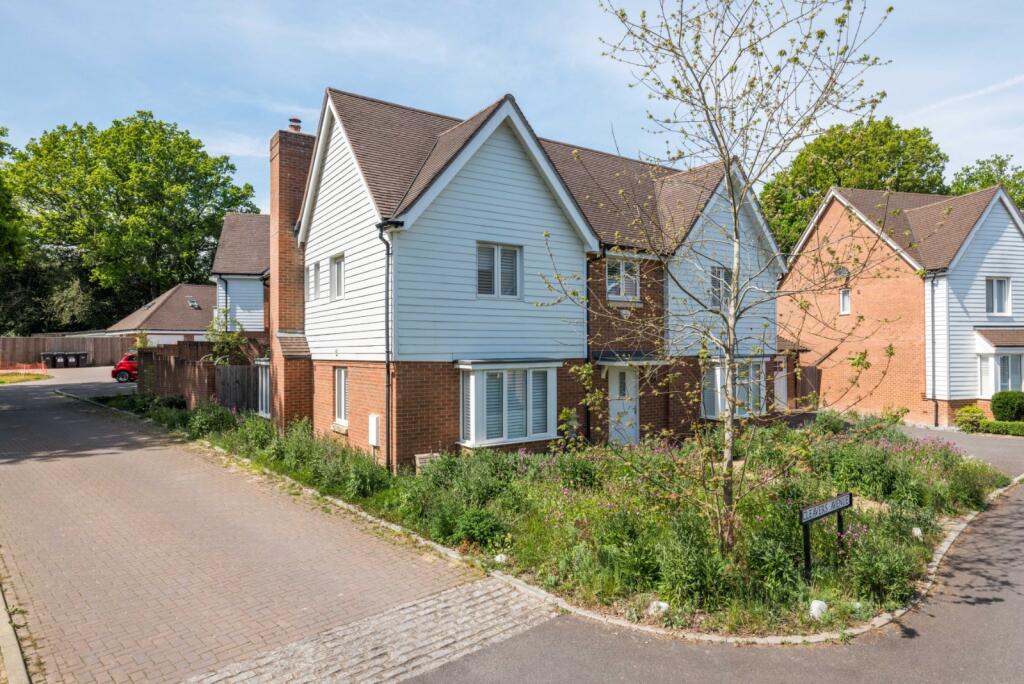 Main image of property: Cleavers Avenue, Lindfield, Haywards Heath, West Sussex, RH16