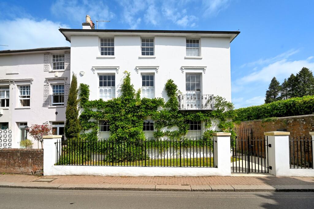 Main image of property: High Street, Hurstpierpoint