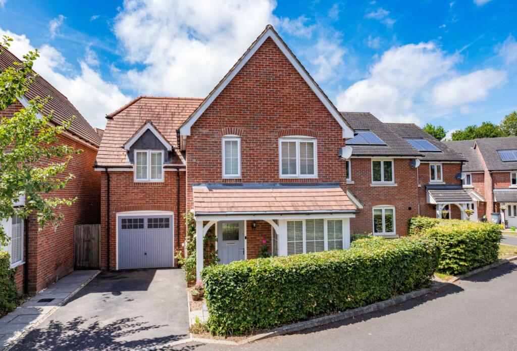 Main image of property: Buttinghill Drive, Cuckfield, West Sussex, RH17