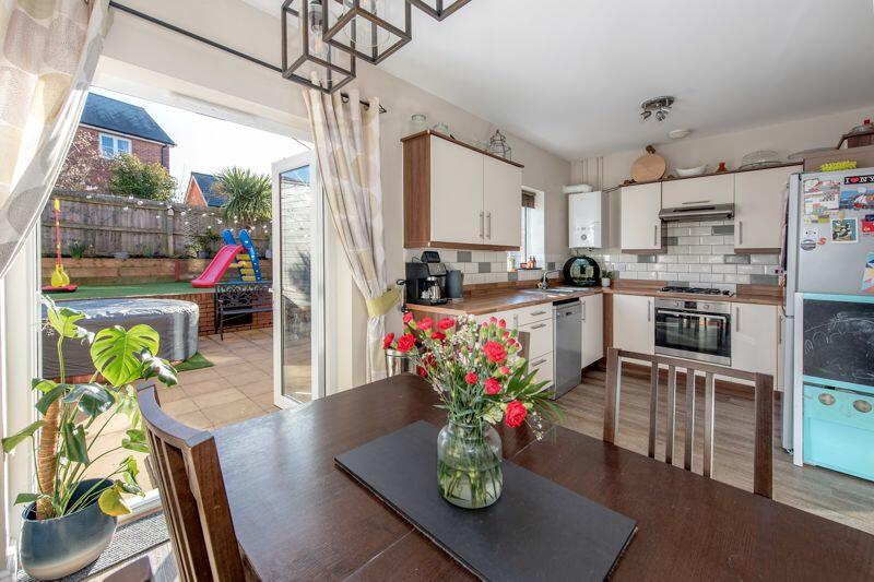 3 bedroom end of terrace house for sale in Hull, Taunton, TA1