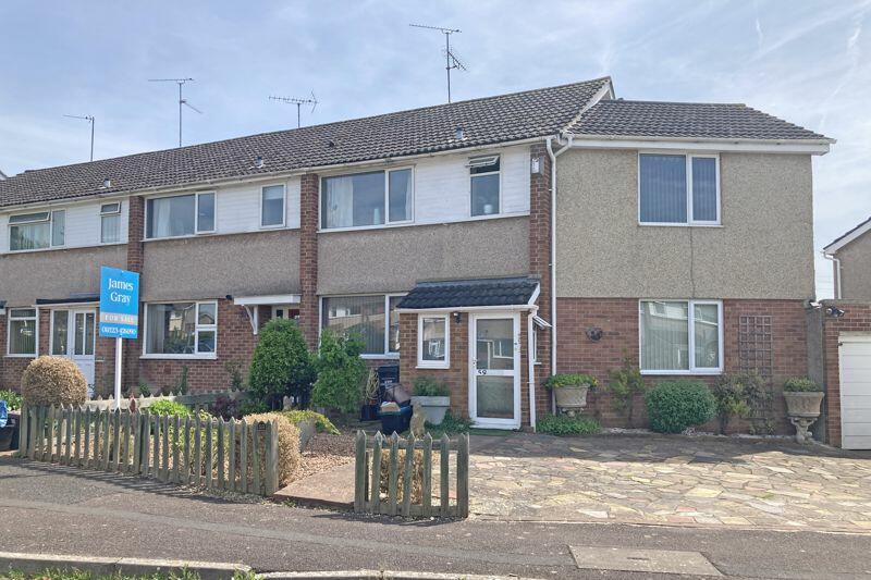 4 bedroom end of terrace house for sale in Farm View, Taunton, TA2