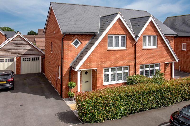 3 bedroom semidetached house for sale in Bathpool, Taunton, TA2
