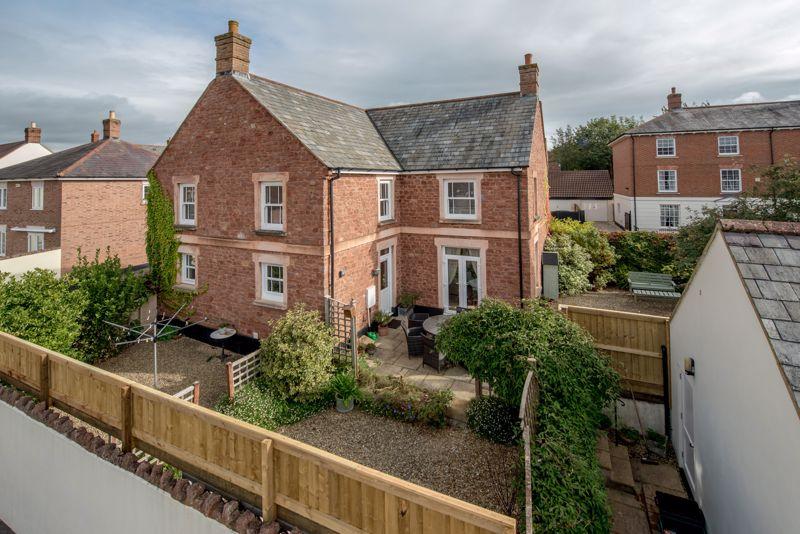 4 bedroom detached house for sale in Hillyfields, Taunton, TA1