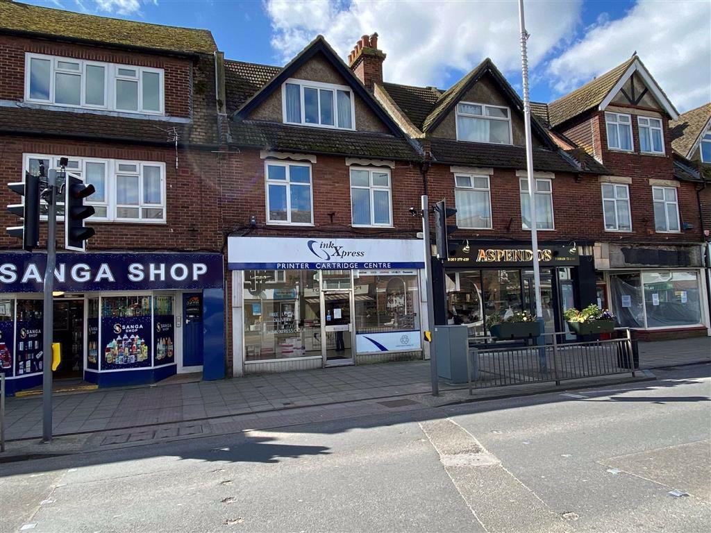 High street retail property to lease in Cheriton High Street