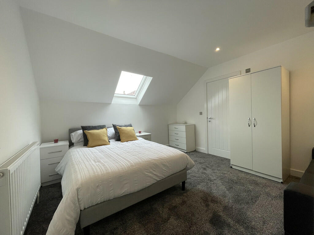 Main image of property: 300 London Road, Portsmouth, PO2