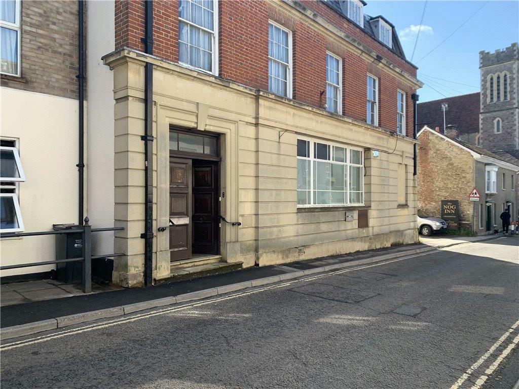 High street retail property to lease in 5 South Street, Wincanton, BA9