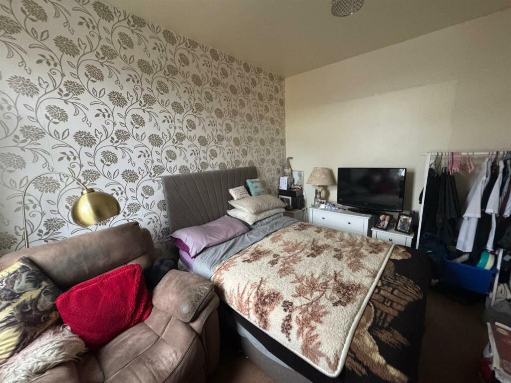 Additional property image - Cleckheaton Road, Low Moor, Bradford