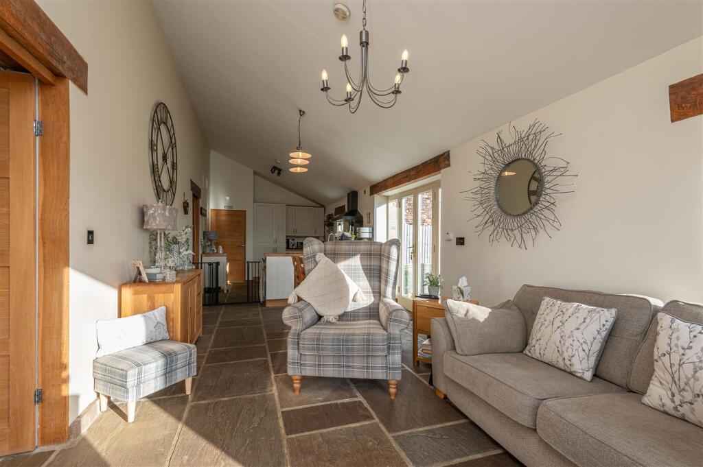 Additional property image - Latham Lane, Gomersal, Cleckheaton