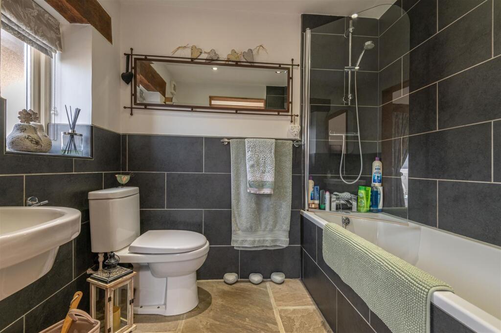 Additional property image - Latham Lane, Gomersal, Cleckheaton