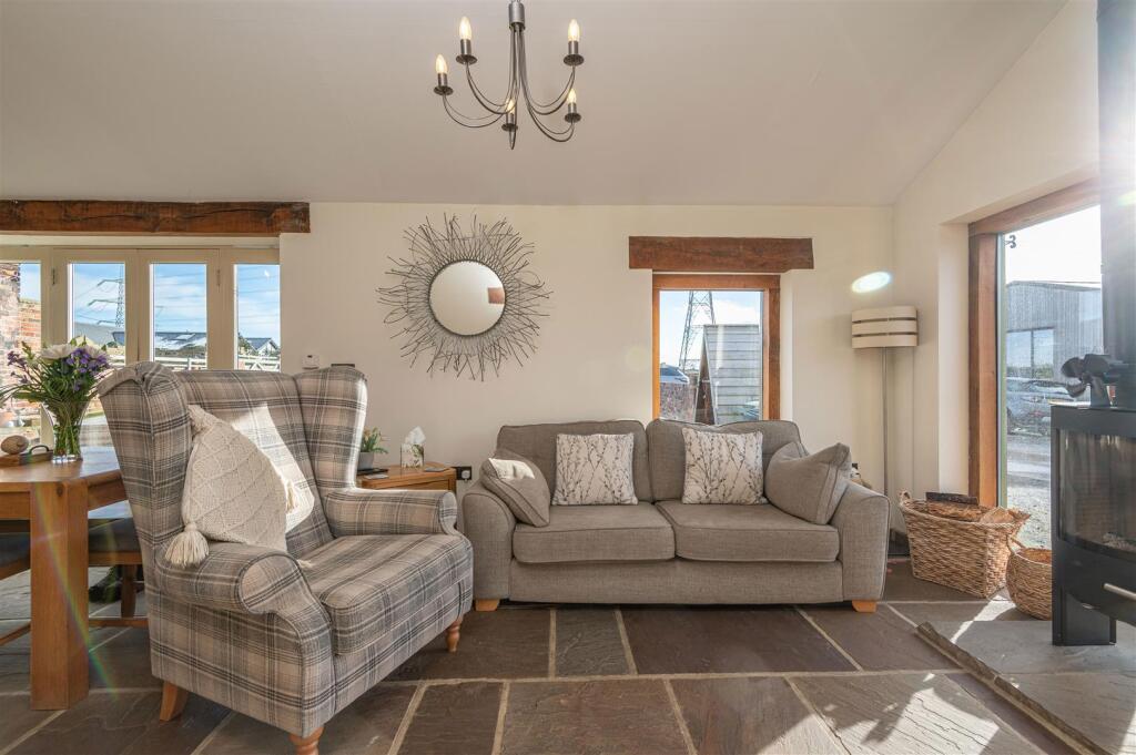Additional property image - Latham Lane, Gomersal, Cleckheaton