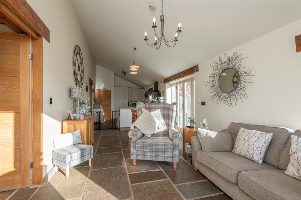 Additional property image - Latham Lane, Gomersal, Cleckheaton