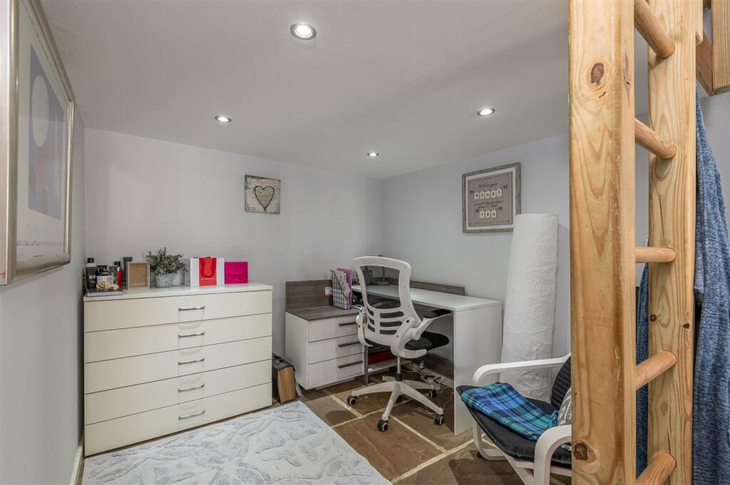 Additional property image - Latham Lane, Gomersal, Cleckheaton