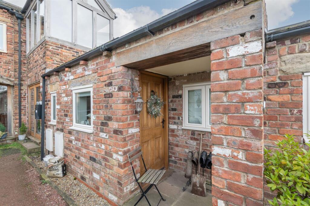 Additional property image - Latham Lane, Gomersal, Cleckheaton