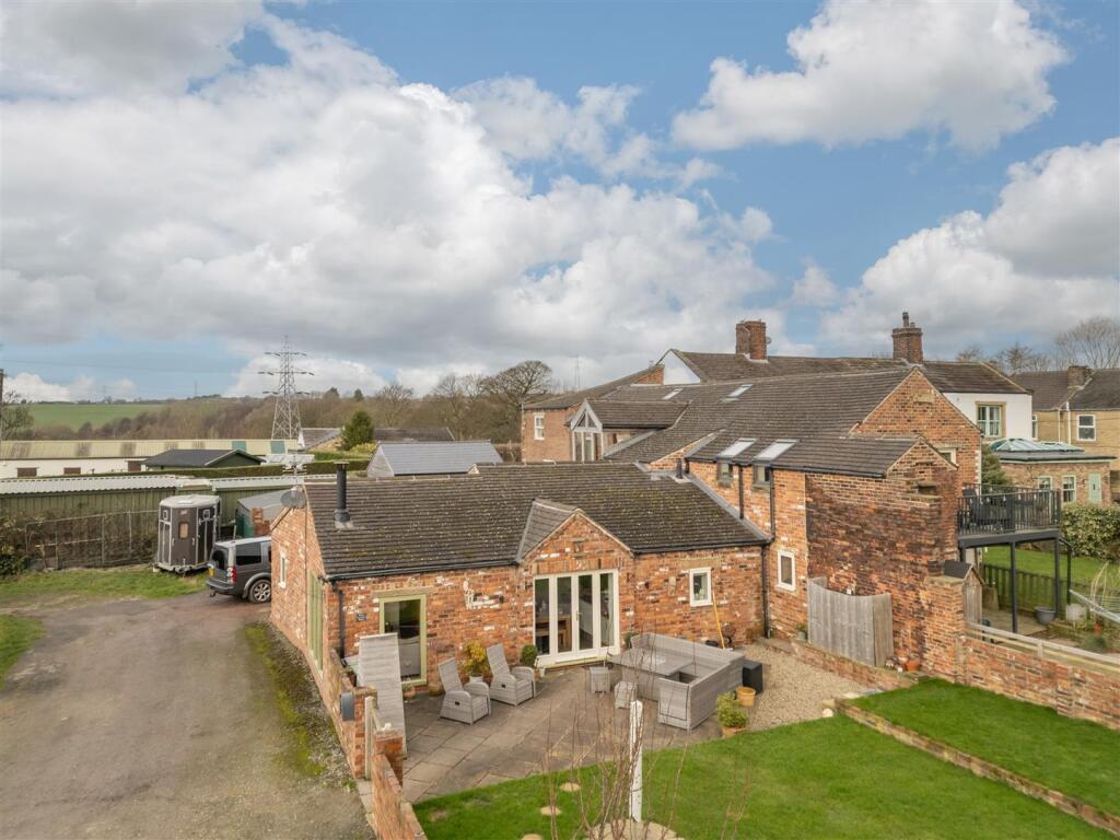 Additional property image - Latham Lane, Gomersal, Cleckheaton