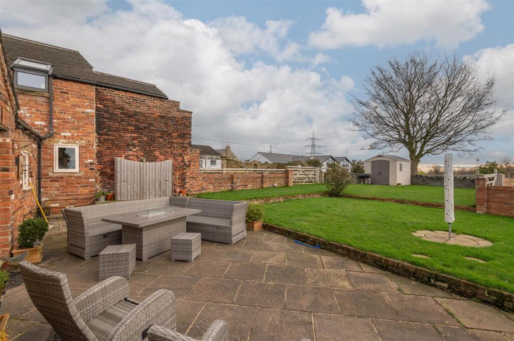 Additional property image - Latham Lane, Gomersal, Cleckheaton