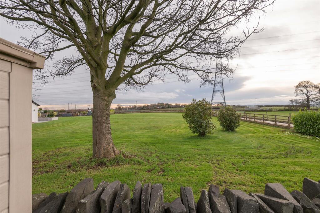 Additional property image - Latham Lane, Gomersal, Cleckheaton