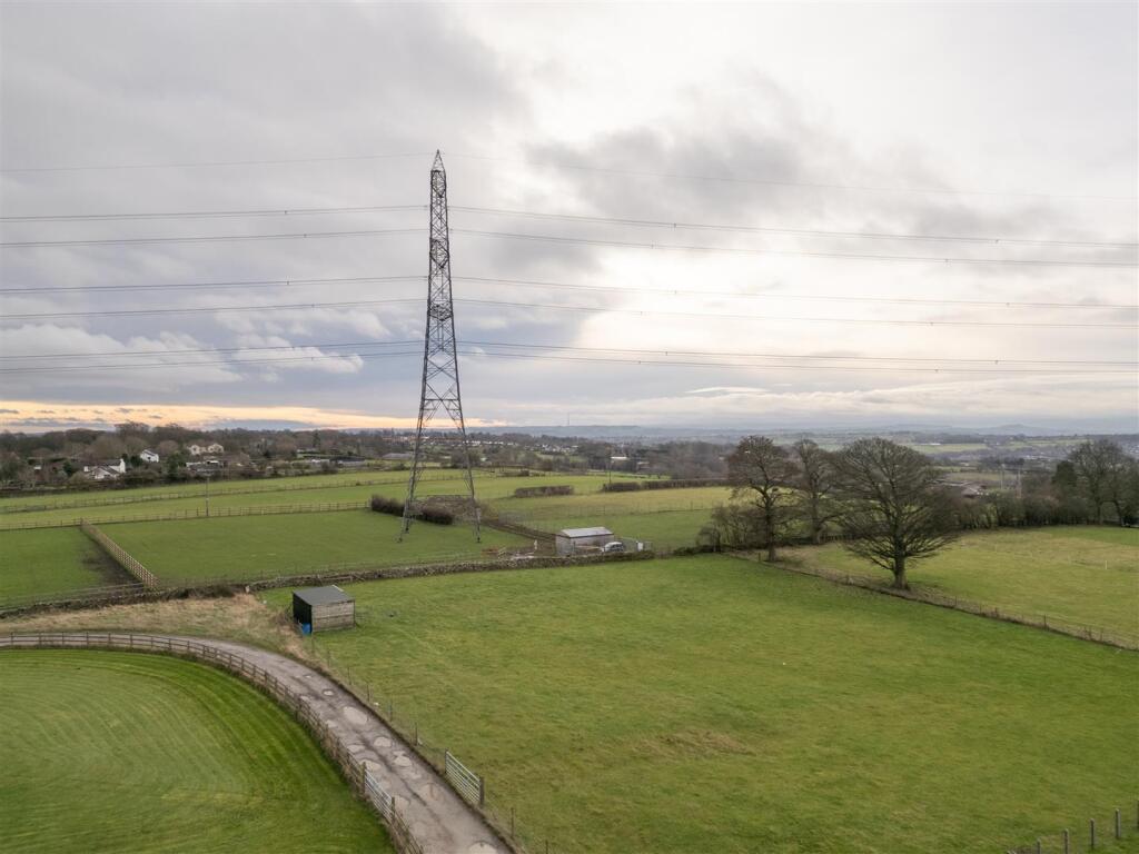 Additional property image - Latham Lane, Gomersal, Cleckheaton