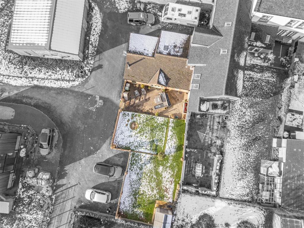 Additional property image - Latham Lane, Gomersal, Cleckheaton