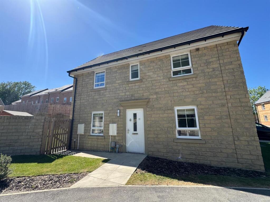 Main image of property: Greenway, Cleckheaton