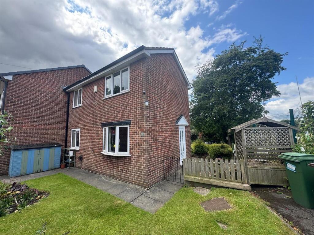 Main image of property: Oakway, Birkenshaw