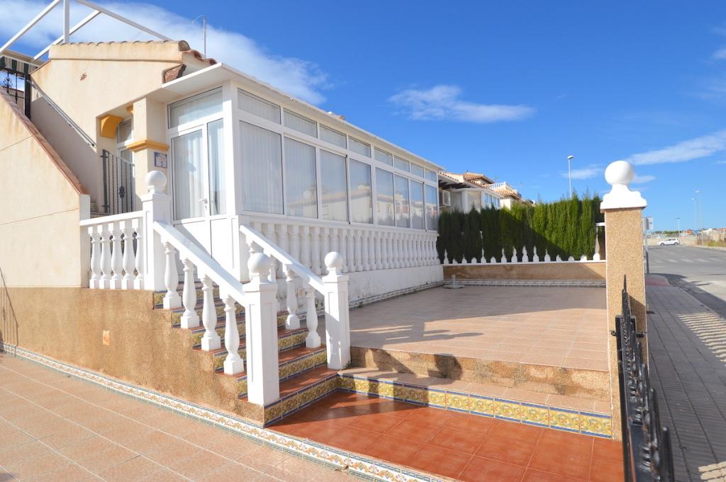 2 bedroom bungalow for sale in Cabo Roig, Alicante, Valencia, Spain