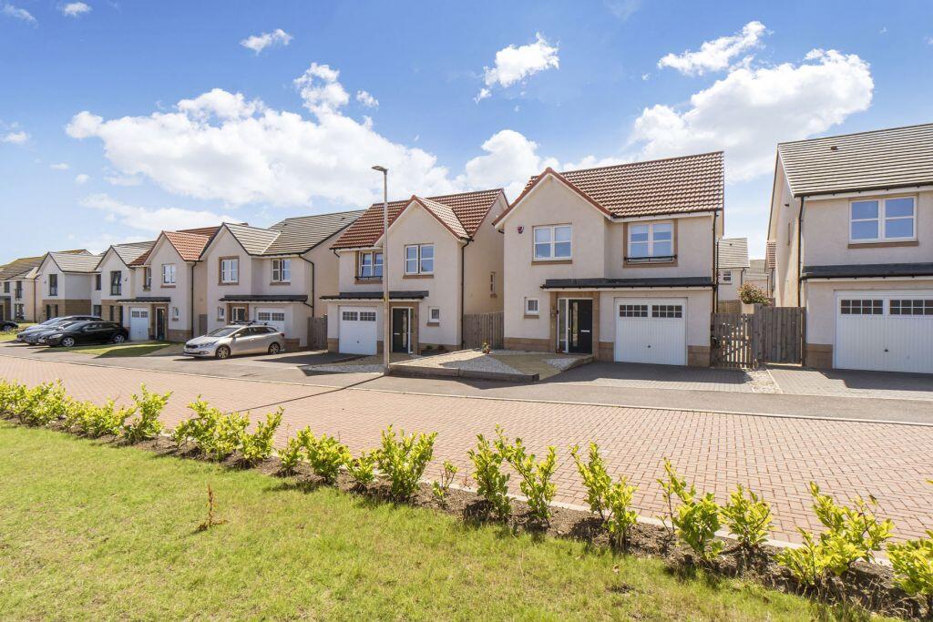 Main image of property: 35 Sinton Park, Dunbar, EH42 1ZP