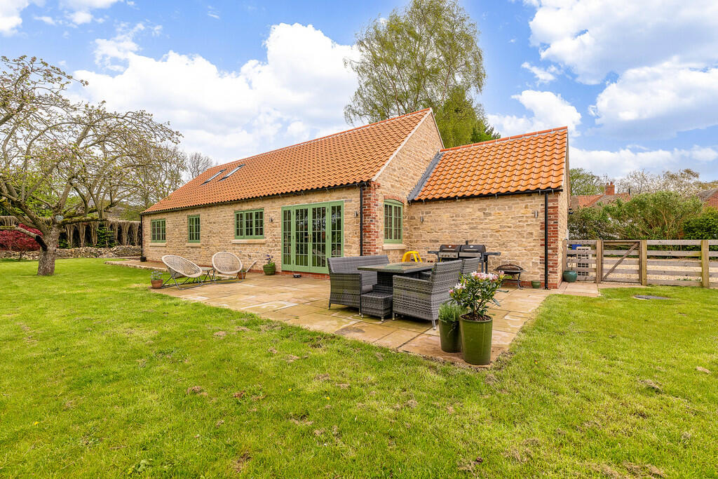 4 bedroom detached house for sale in Weldon Road, Hemswell, DN21
