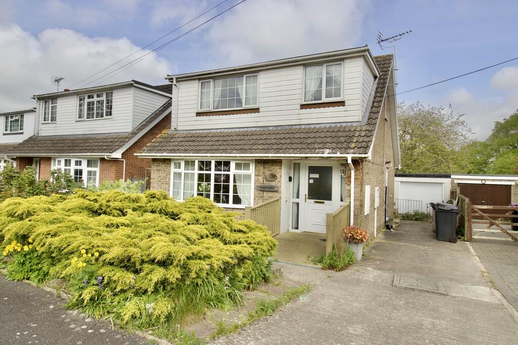 3 bedroom detached house for sale in Manor Drive, Binbrook, LN8