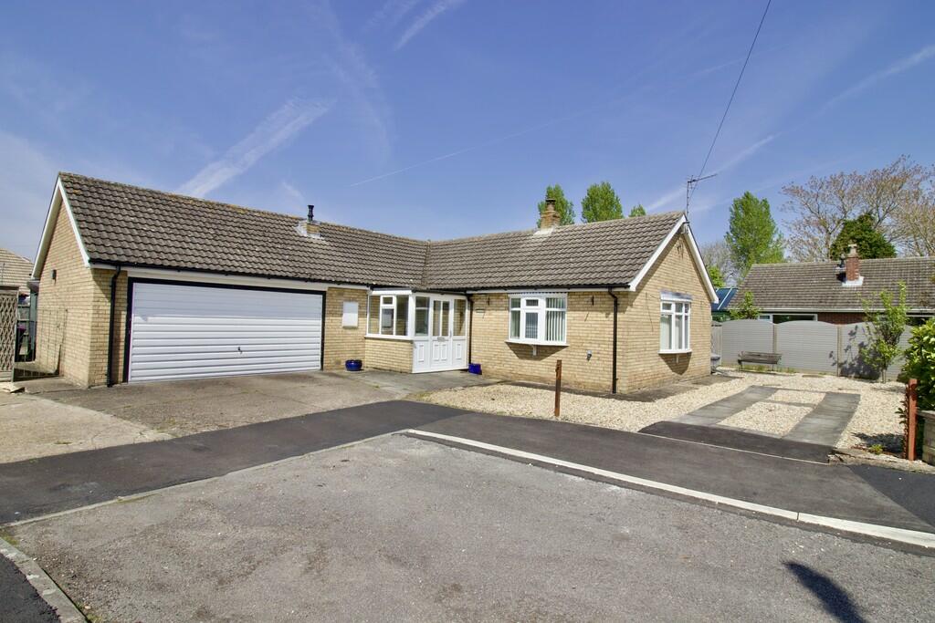 3 bedroom detached bungalow for sale in Mayfield Crescent, Middle Rasen