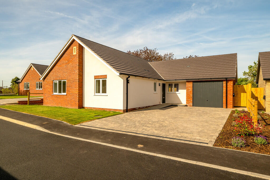 Main image of property: 2, Shooters Close, Caistor