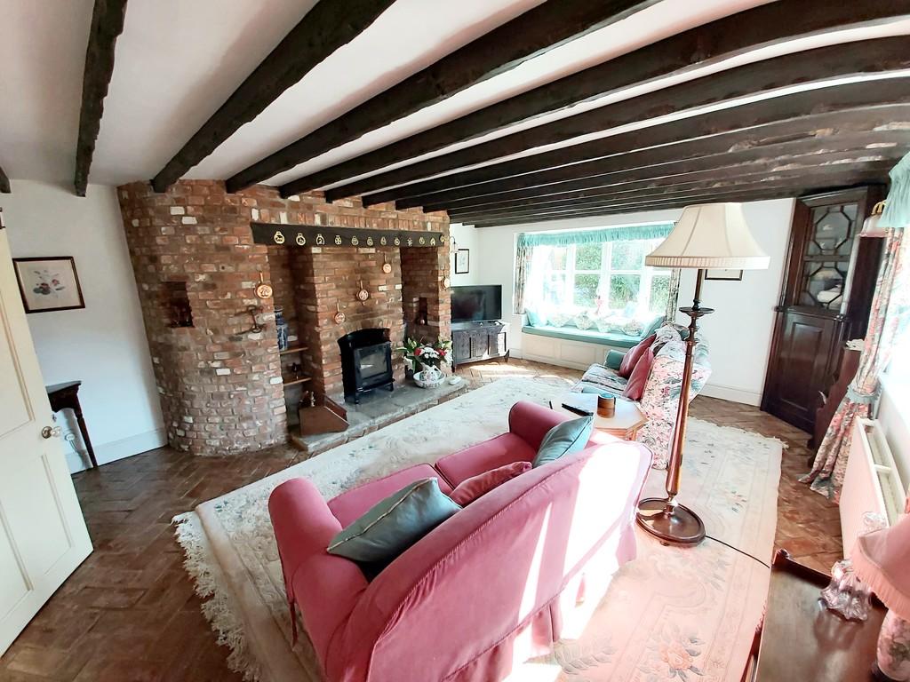 4 bedroom detached house for sale in Low Church Road, Middle Rasen