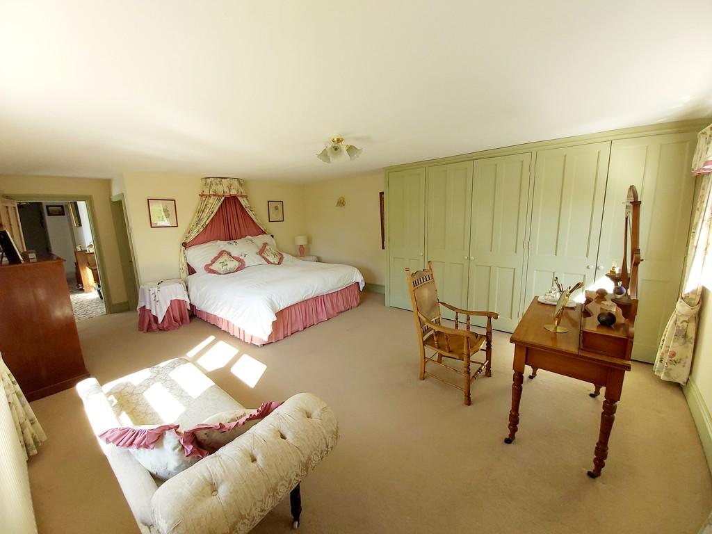 4 bedroom detached house for sale in Low Church Road, Middle Rasen