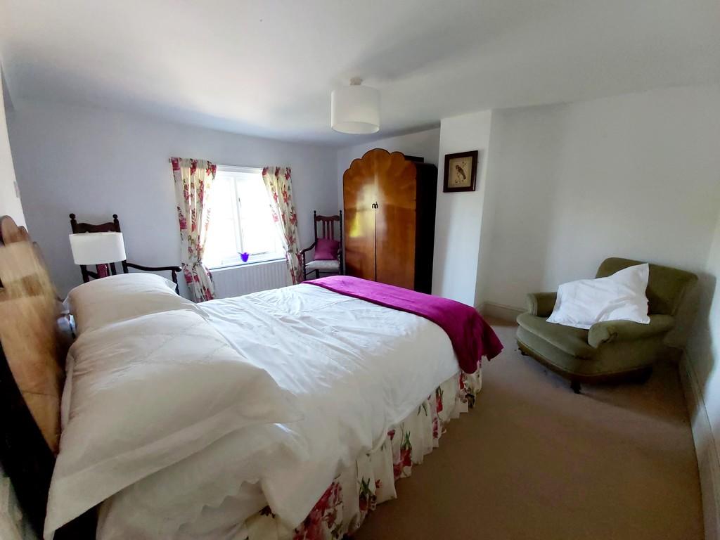 4 bedroom detached house for sale in Low Church Road, Middle Rasen