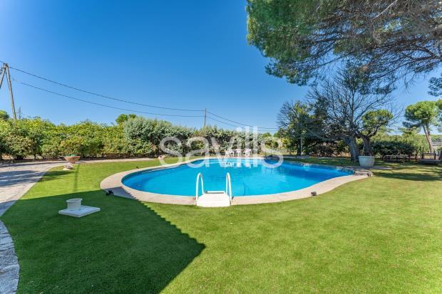 Main image of property: Detached Single-Family Dwelling, Camino de Valverde