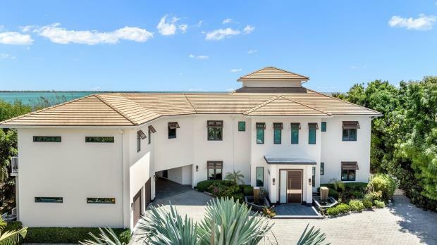 Main image of property: Chiaro di Luna, Vista Del Mar, West Bay Beach North, Cayman