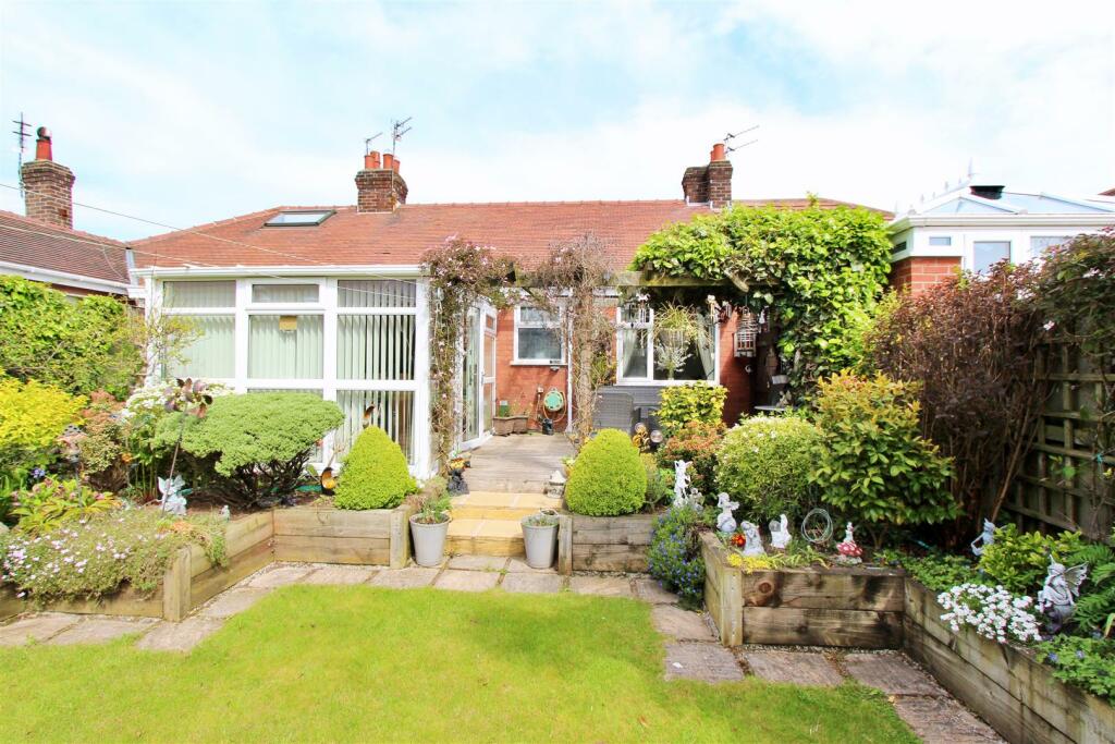 2 bedroom terraced bungalow for sale in Kendal Avenue, Blackpool, FY3