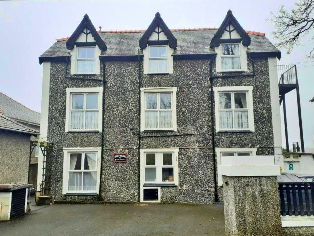 Healthcare facility for sale in Pwllheli Road, Criccieth, LL52