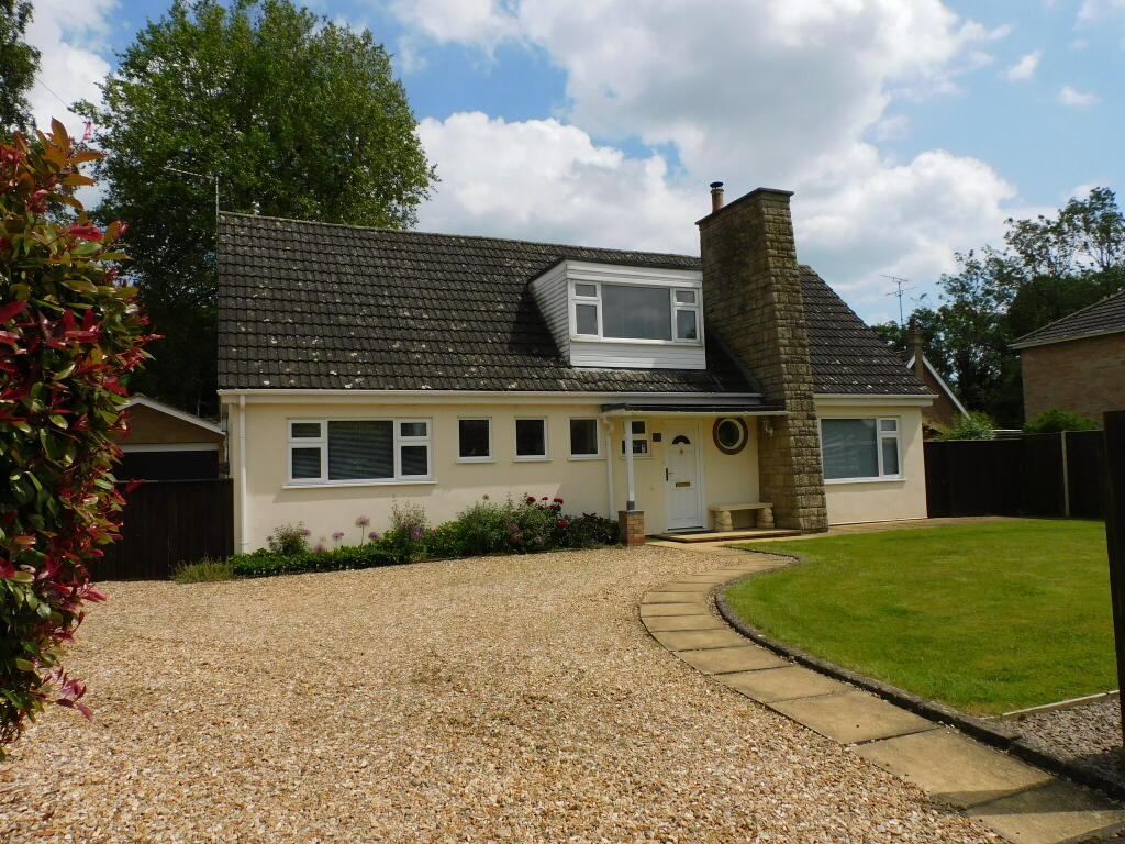 4 bedroom detached house for sale in Harrox Road, Moulton, PE12