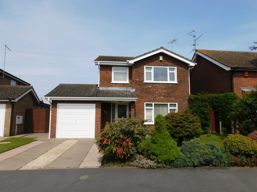 3 bedroom detached house for sale in Wheatsheaf Close, Holbeach, PE12