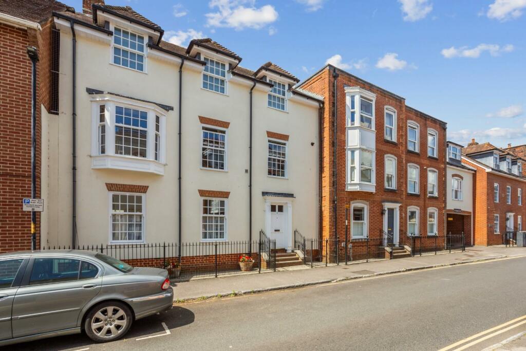 2 bedroom flat for sale in St. Edmunds Church Street, Salisbury, SP1