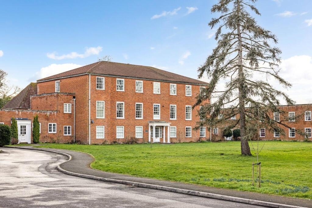 Main image of property: The Close, Salisbury