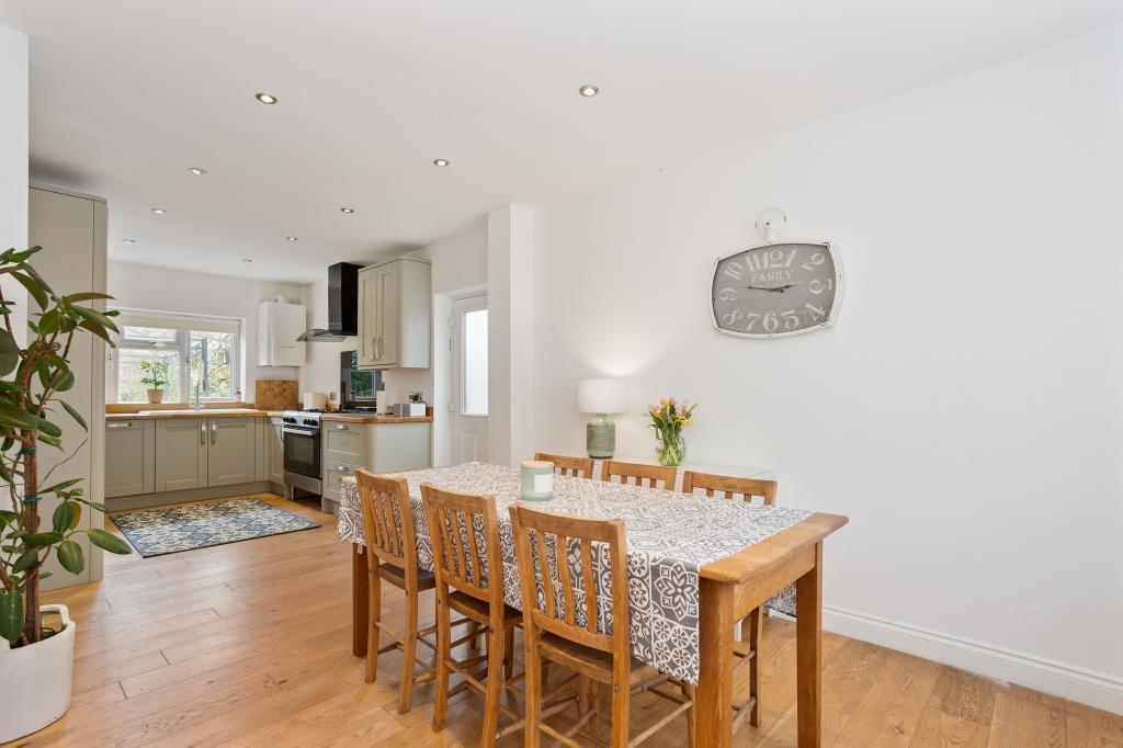 4 bedroom detached house for sale in Hartlebury Way, Charlton Kings