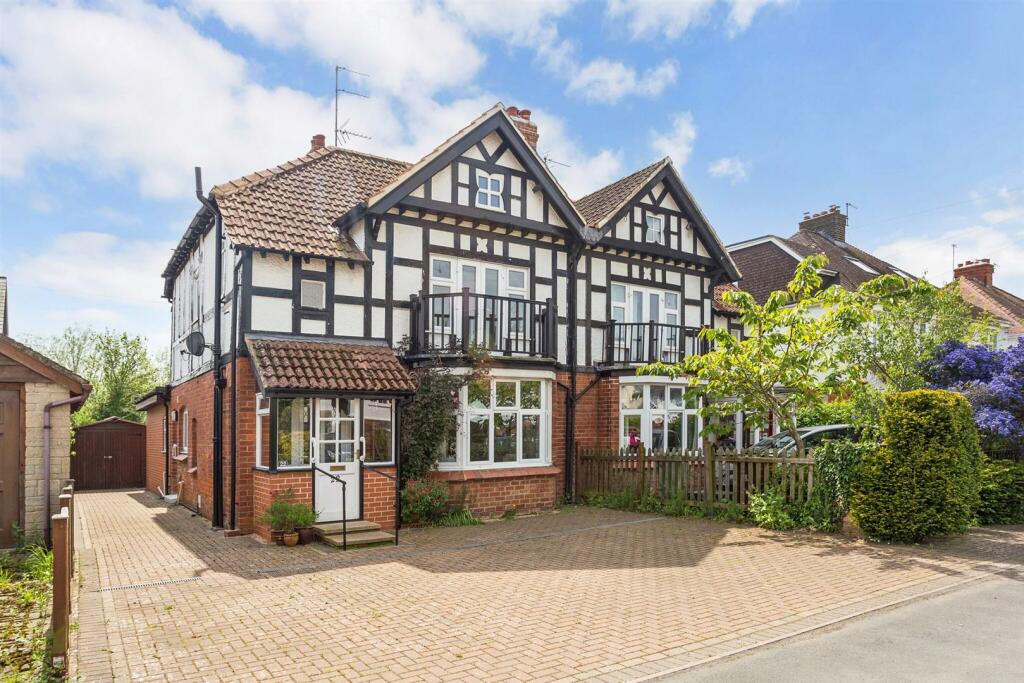 4 bedroom semidetached house for sale in Shaw Green Lane, Prestbury