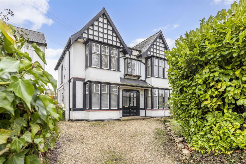 Main image of property: Battledown Approach, Cheltenham