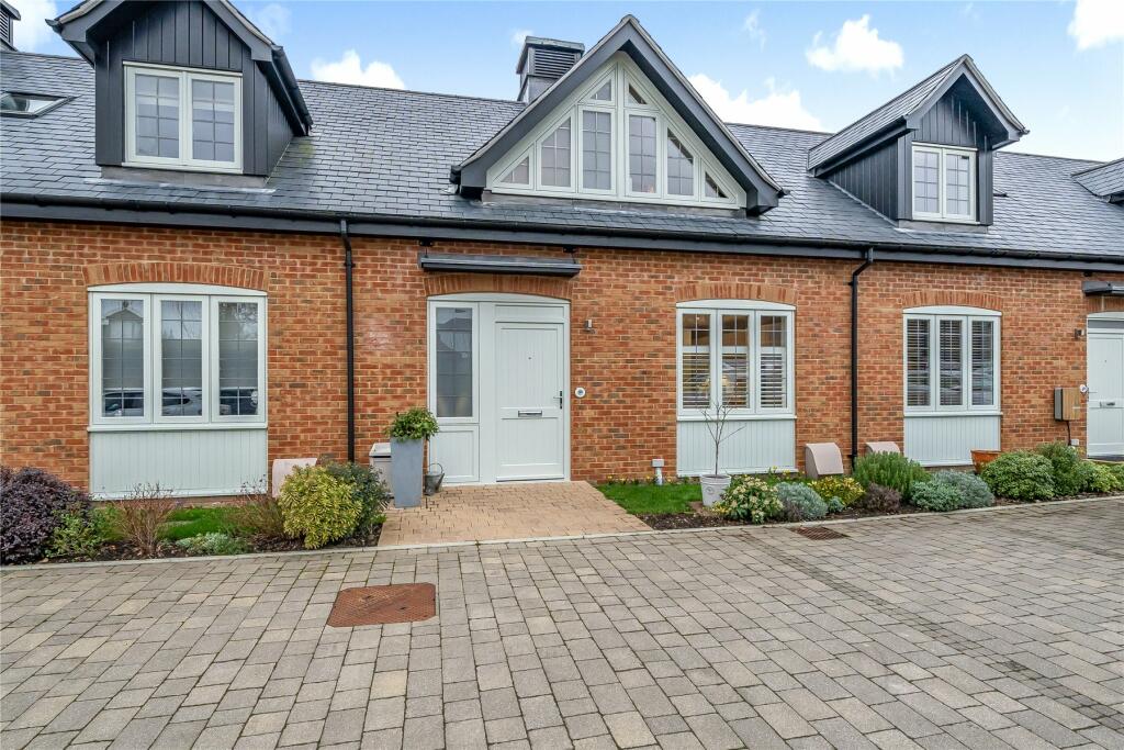 2 bedroom terraced house for sale in The Saddlery, Little Bookham