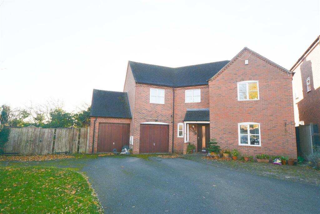 4 bedroom detached house for sale in Longlands Lane, Findern, Derby, DE65