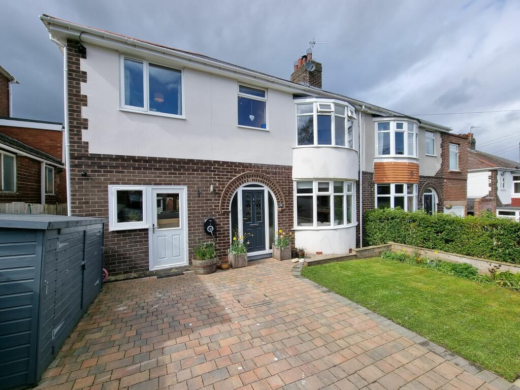 4 bedroom semidetached house for sale in Pemberton Road, Bridgehill, DH8