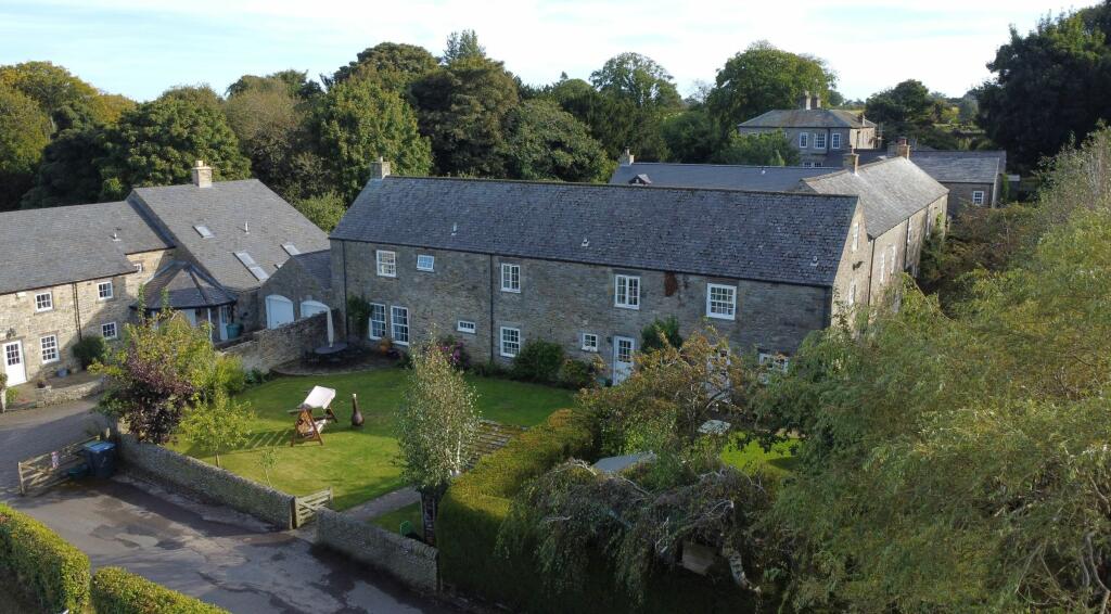 Additional property image - Grange House, Woodlands Hall, Knitsley