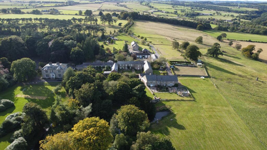 Additional property image - Grange House, Woodlands Hall, Knitsley